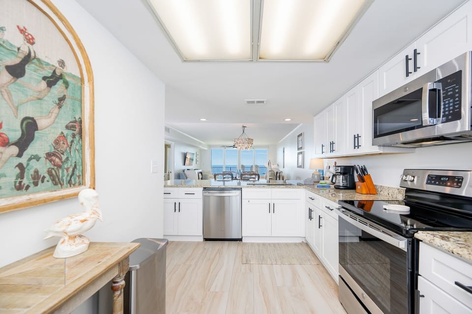 Condo, 2 Bedrooms | Private kitchen | Coffee/tea maker, fridge, oven