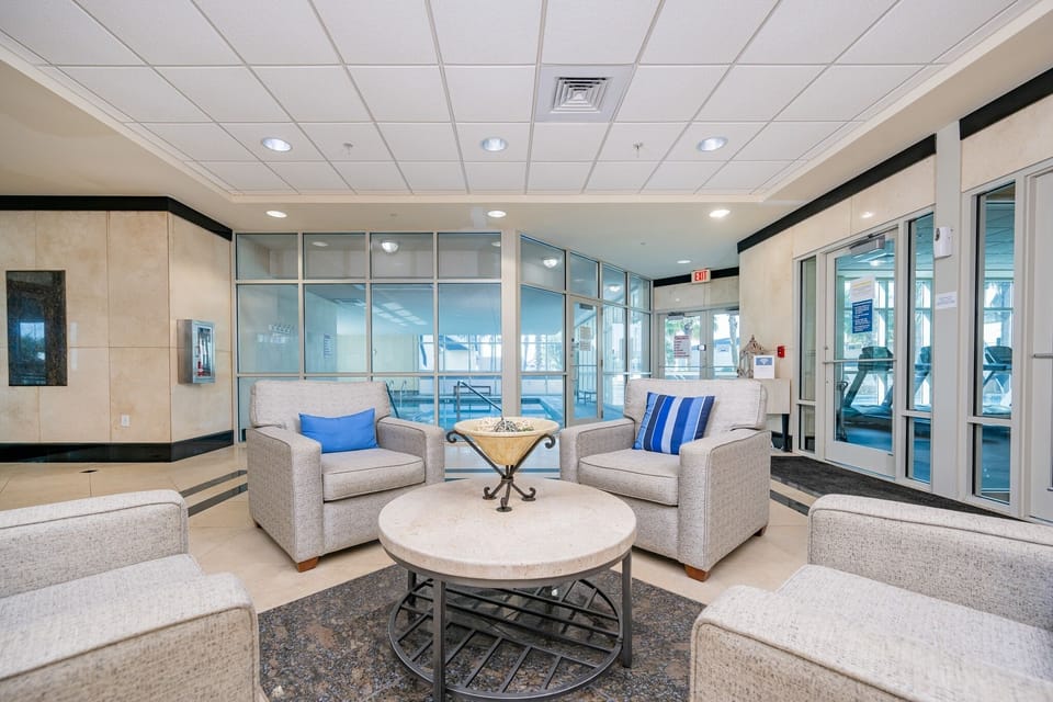 Condo, 2 Bedrooms | Lobby