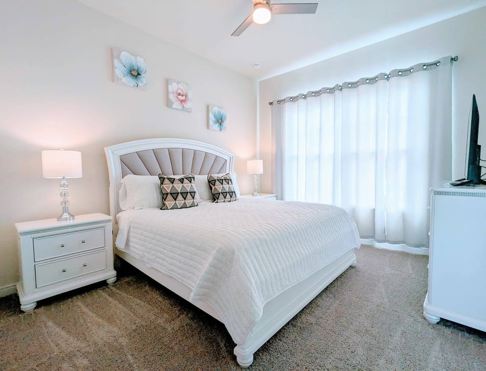 Master Suite - King Bed