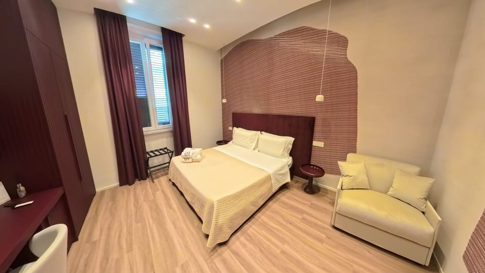 Comfort Double or Twin Room | Minibar, desk, WiFi (free), bed sheets