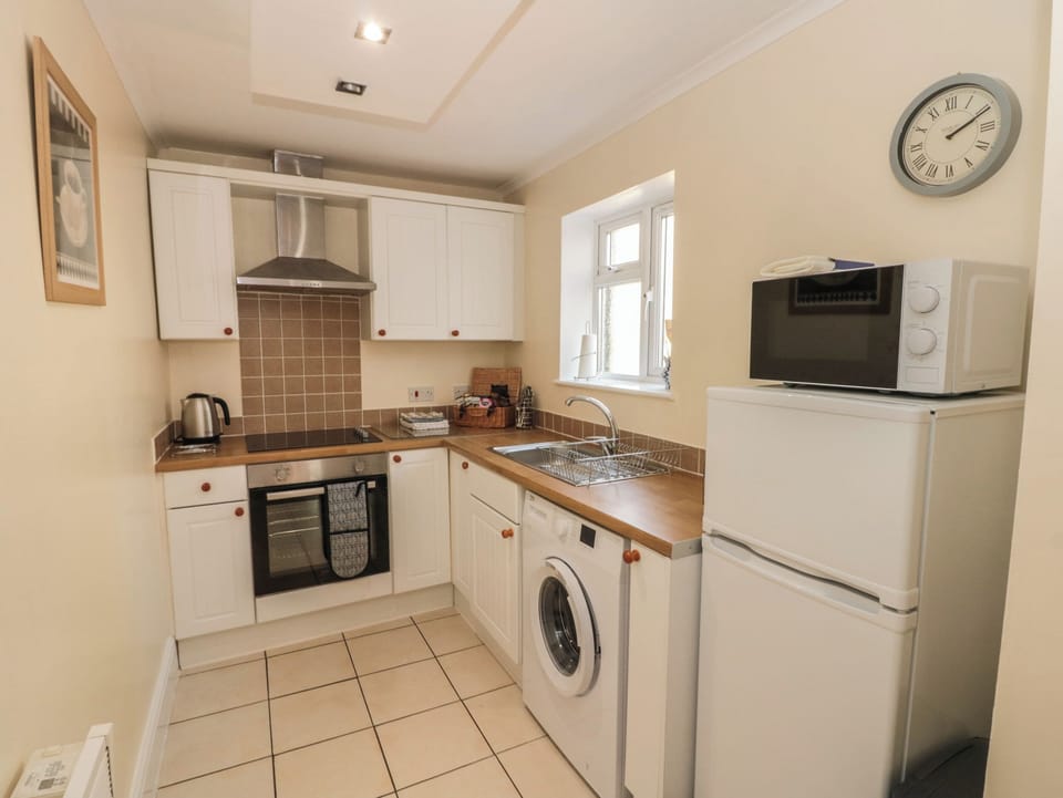 Fridge, dishwasher, electric kettle, toaster