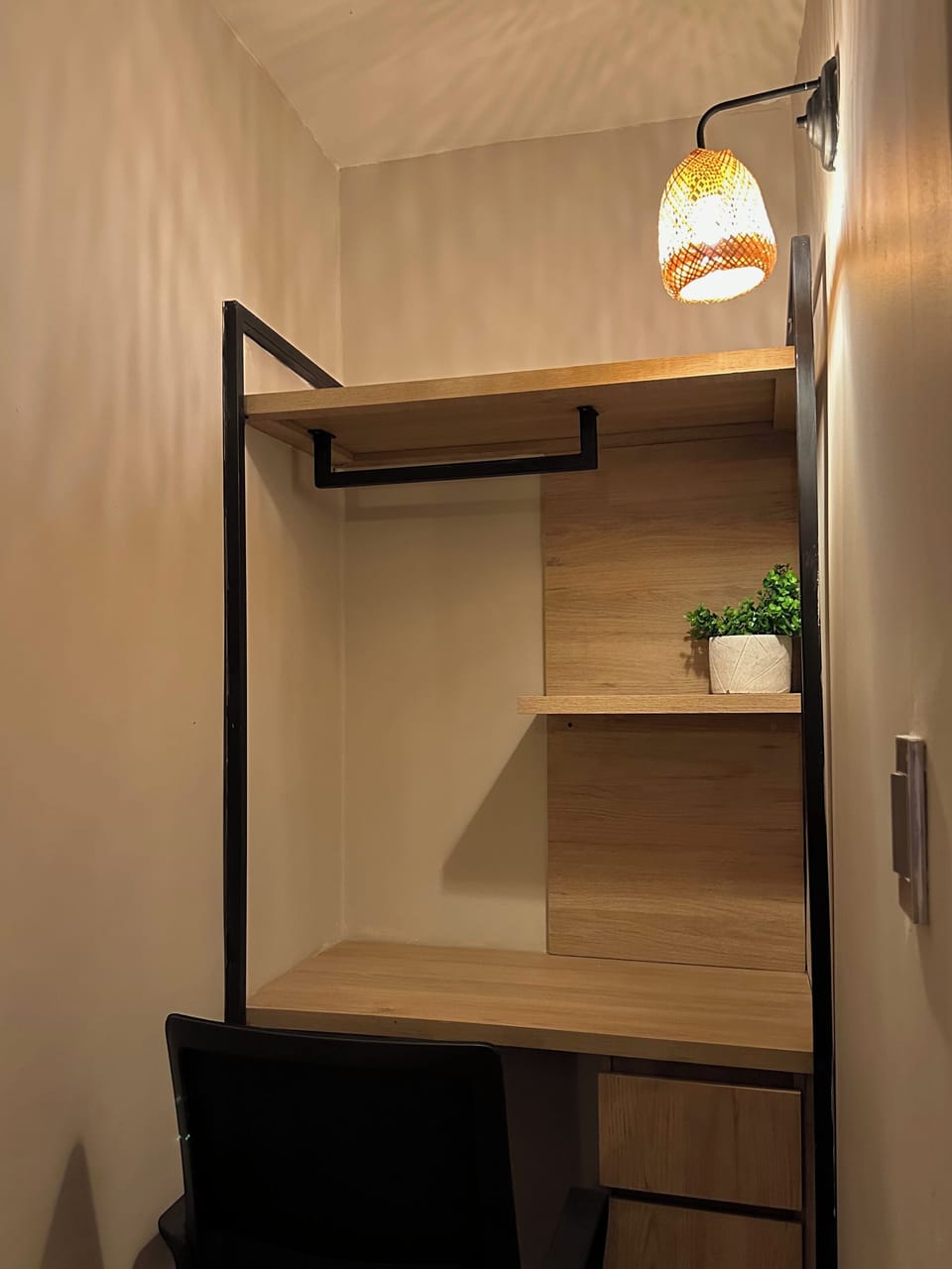 Deluxe Double Room, 1 Double Bed | Living area | Flat-screen TV