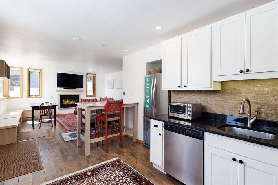 Open-concept main floor living/dining/kitchen