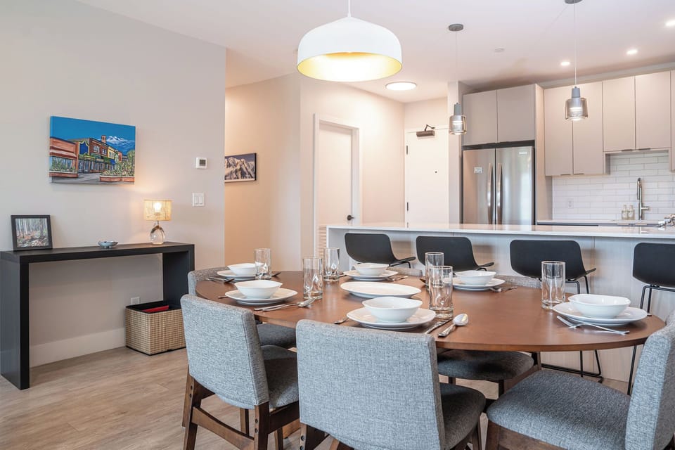 Condo | In-room dining