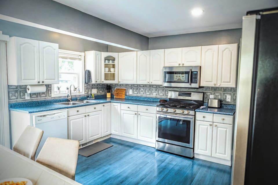 Fully equiped kitchen for preparing all your family meals in house