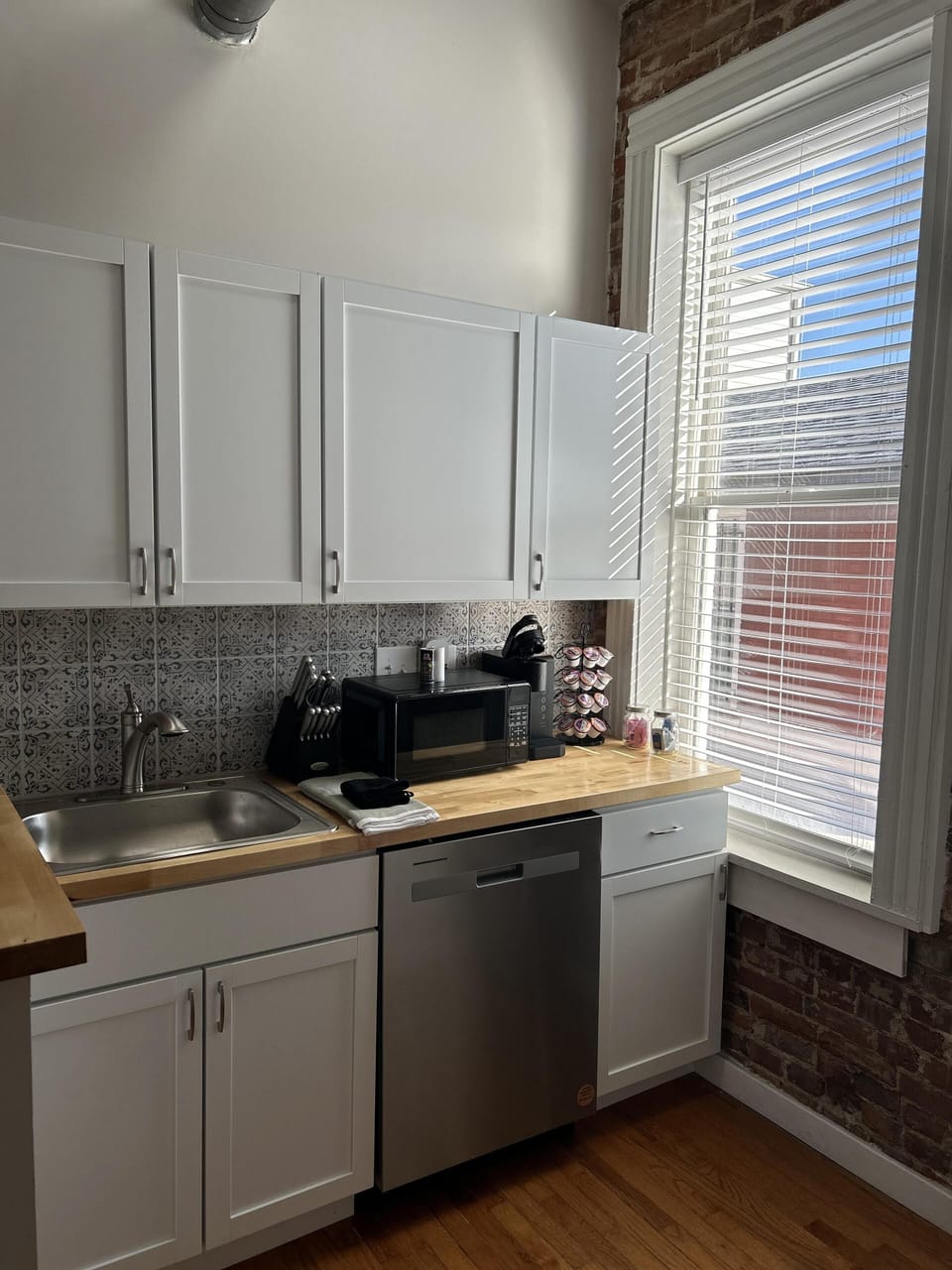 Kitchen with dishwasher