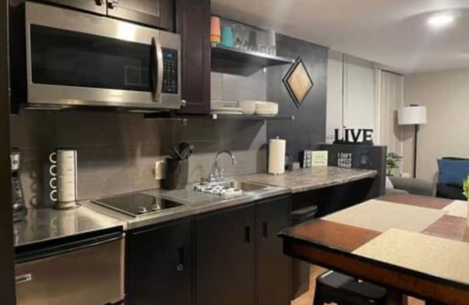 Basement Kitchenette 1