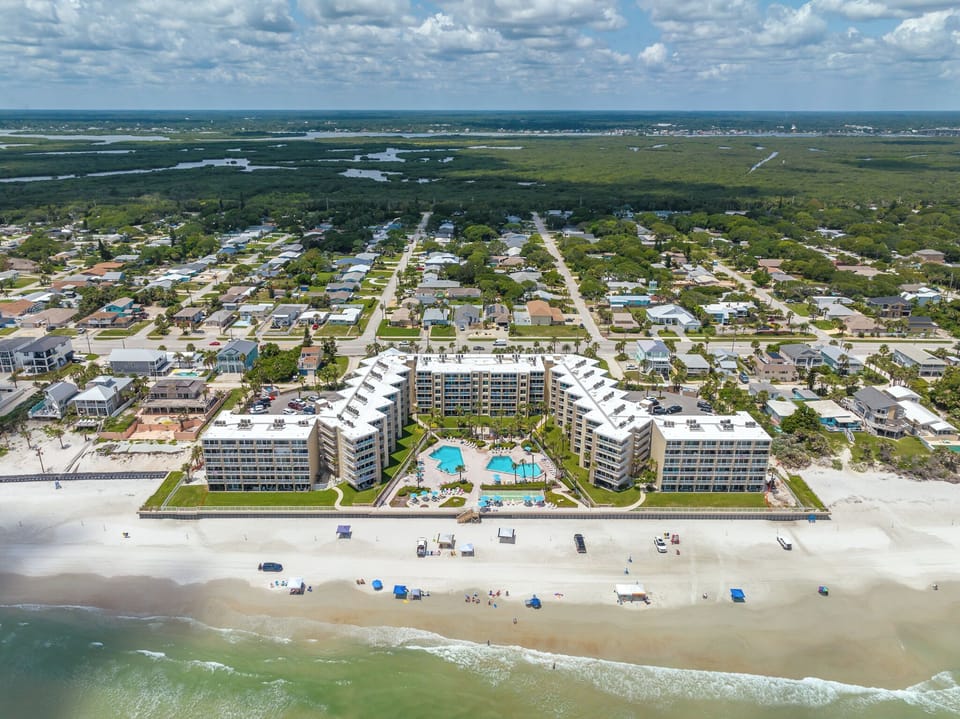 Condo (2 Bedrooms) | Property amenity