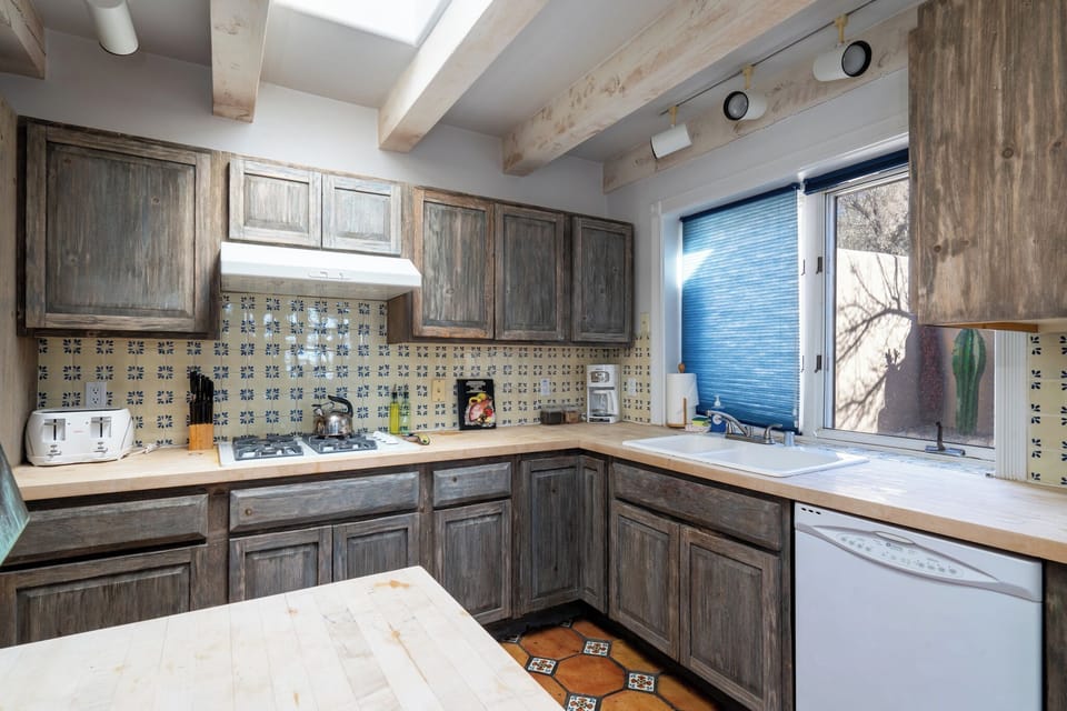 Condo (2 Bedrooms) | Property amenity