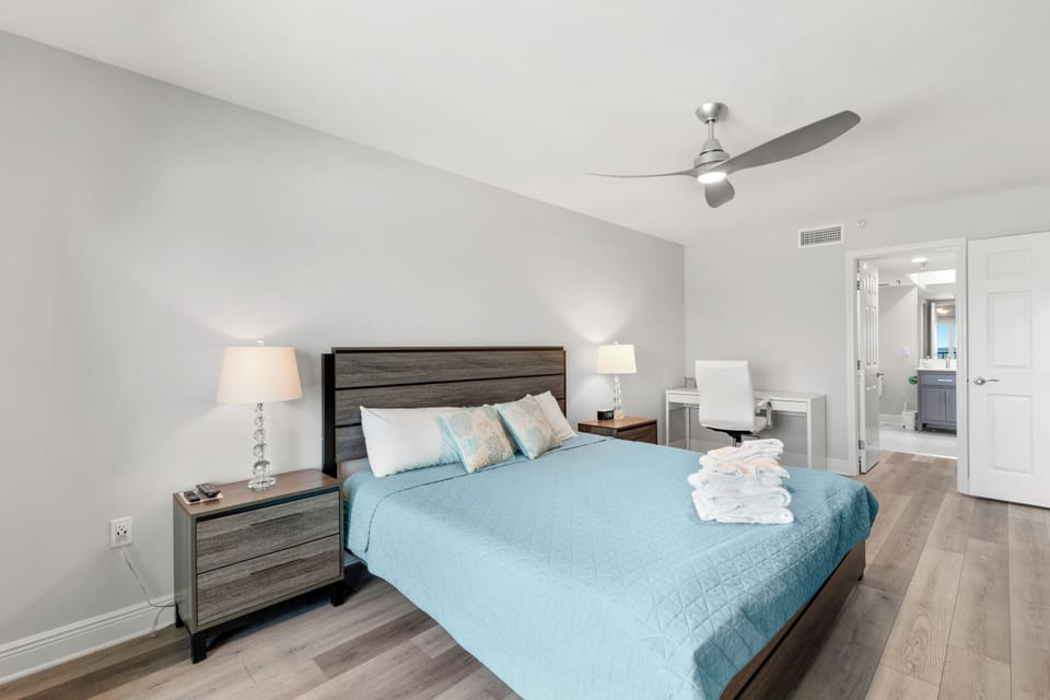 Las Brisas 306 by Distinctive Beach Rentals Apartment in Madeira Beach