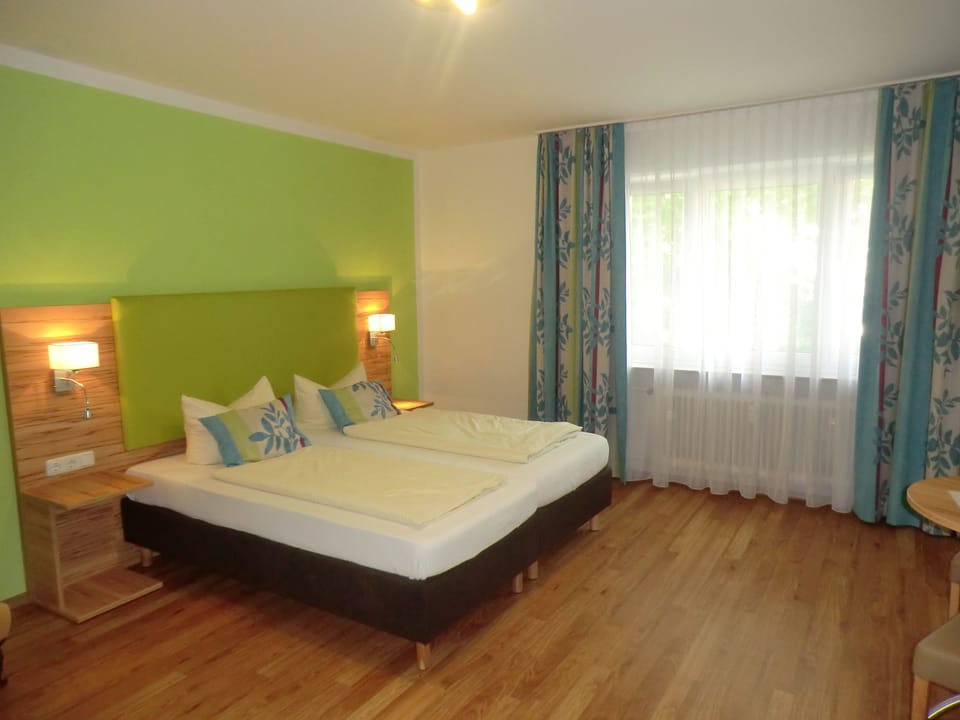 Double Room | In-room safe, blackout drapes, cribs/infant beds, rollaway beds