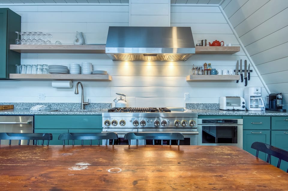 Fully applianced kitchen