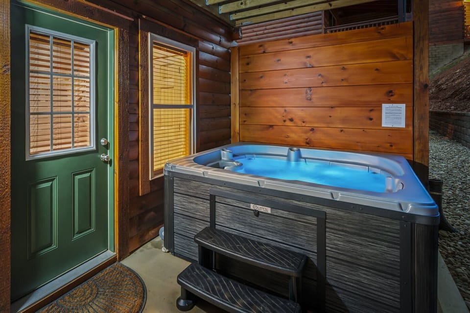 Indoor spa tub
