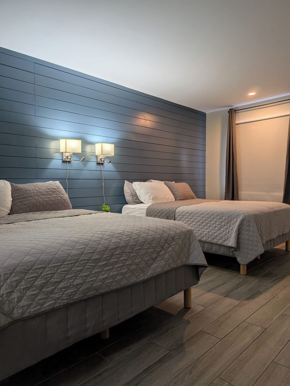 Free WiFi, bed sheets