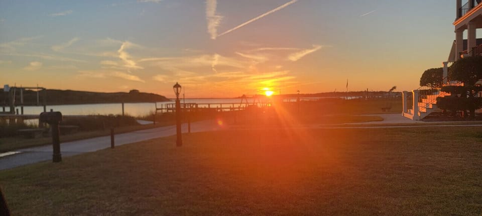 amazing sunsets and sunrises
