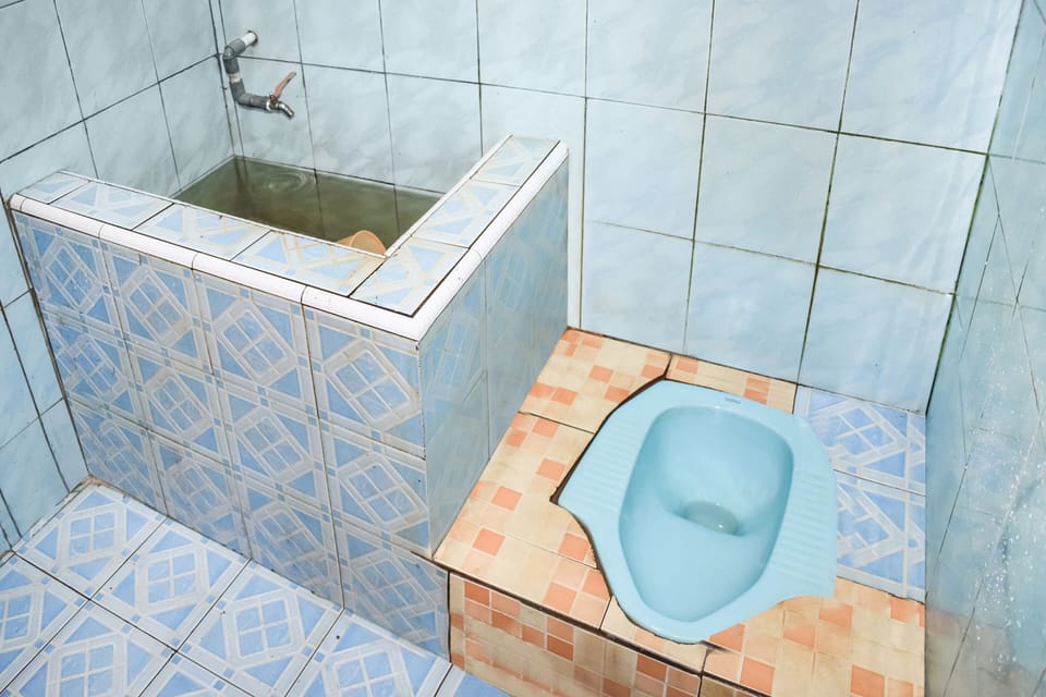 Shower, towels, soap, shampoo