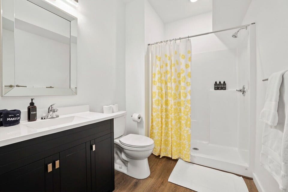 This is the nearby bathroom on the main floor.