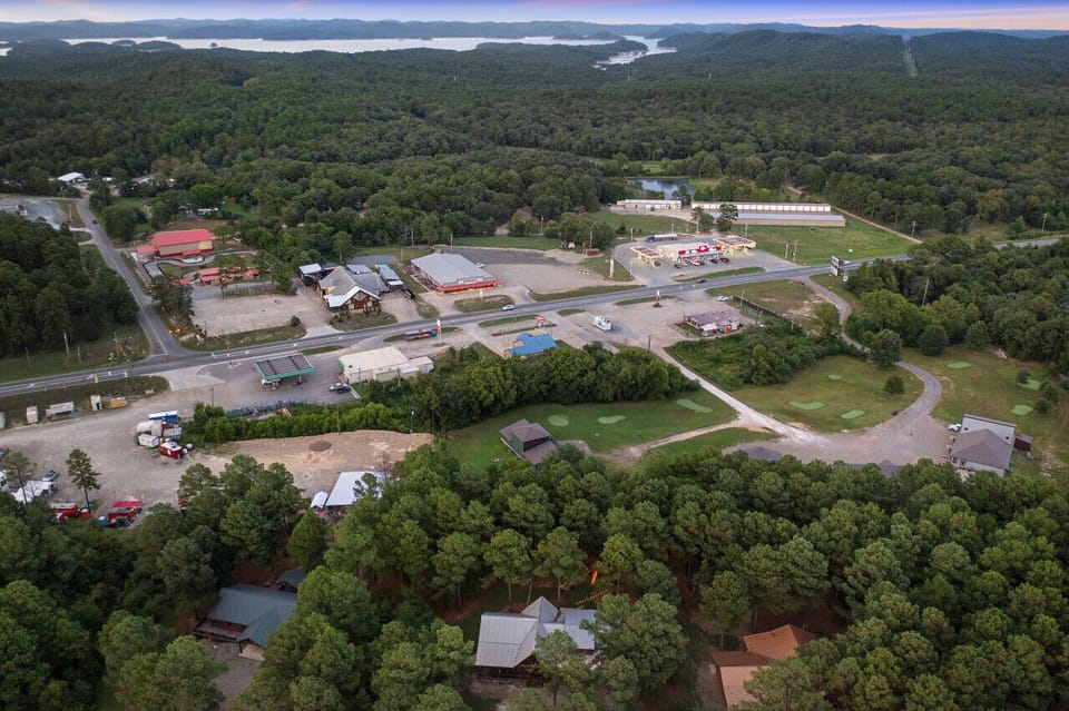 Tucker`d Out  Lodge  Map View