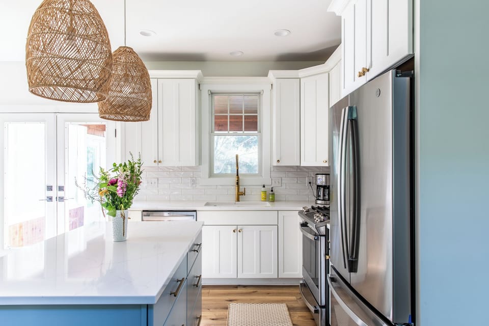 Beautifully redecorated kitchen with everything you need!