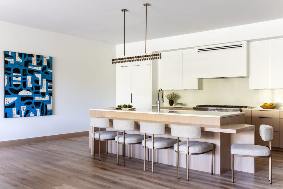 Fully equipped gourmet kitchen