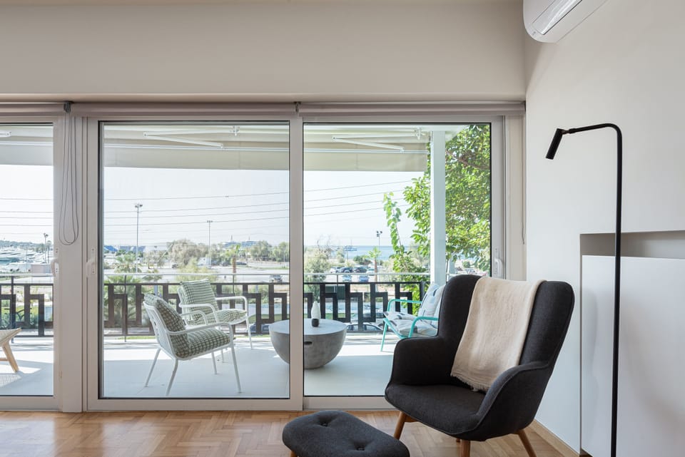 Living Room / Balcony / Sea View
