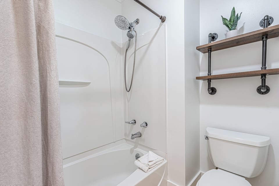 2nd Floor Master Bathroom