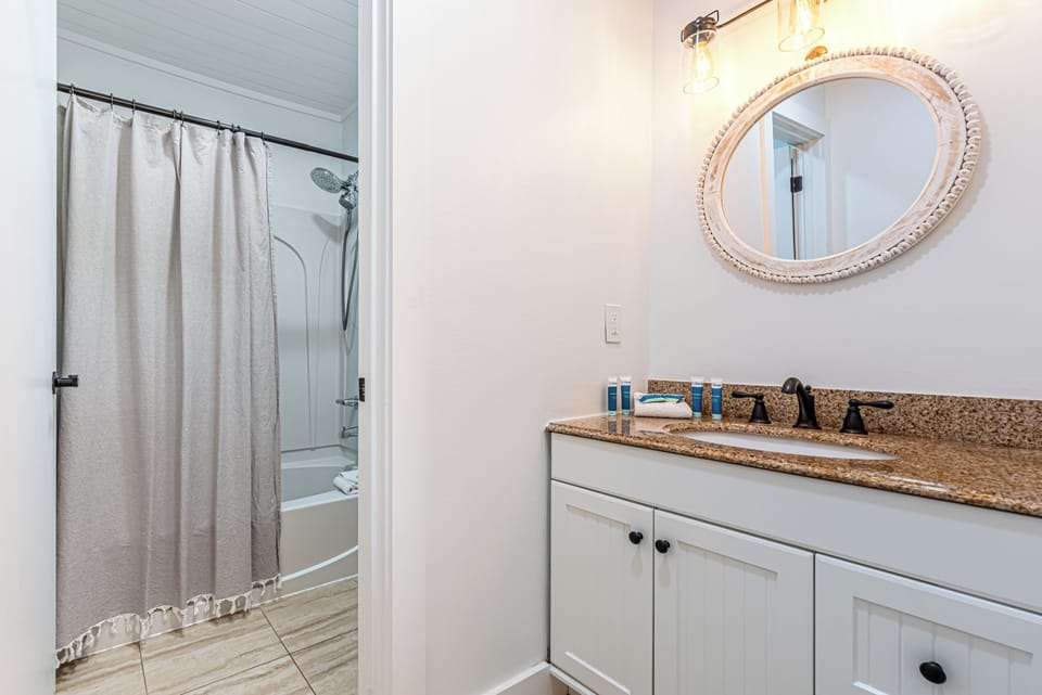 2nd Floor Master Bathroom