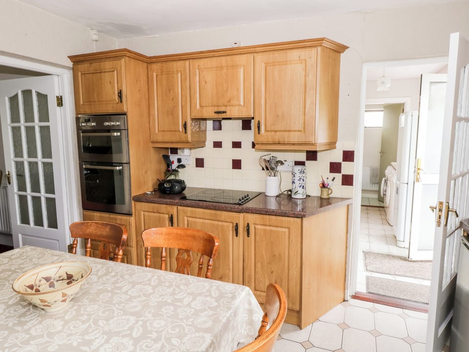 Fridge, dishwasher, electric kettle, toaster