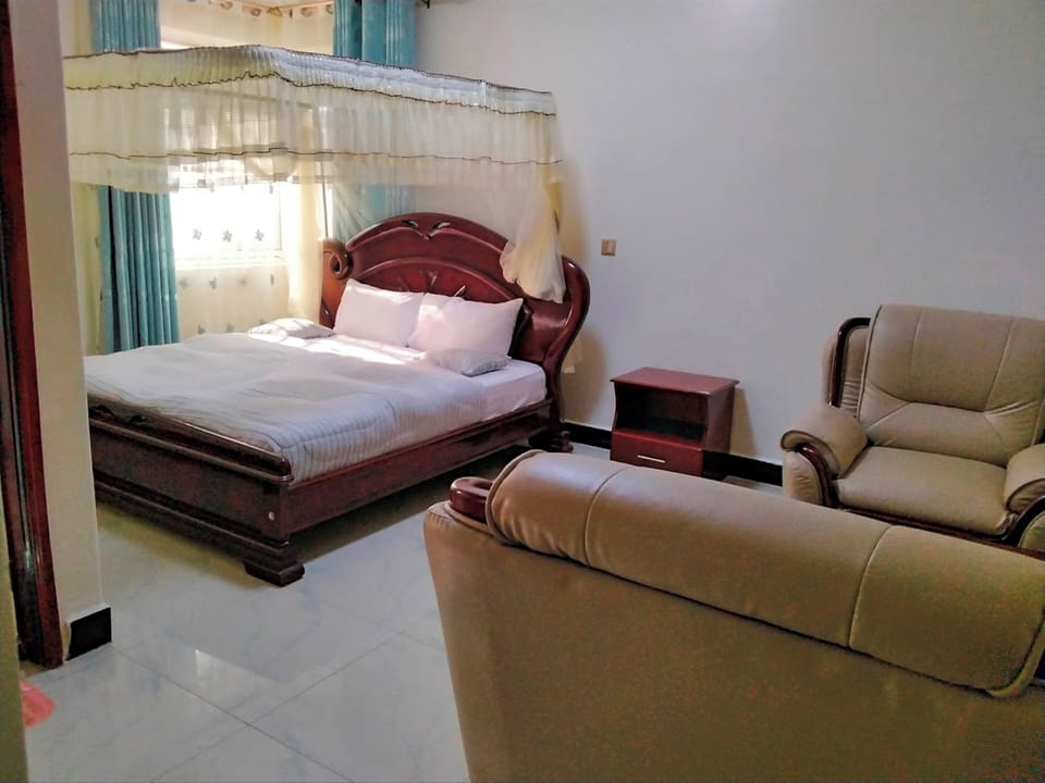 Executive Suite | Premium bedding, memory foam beds, individually decorated