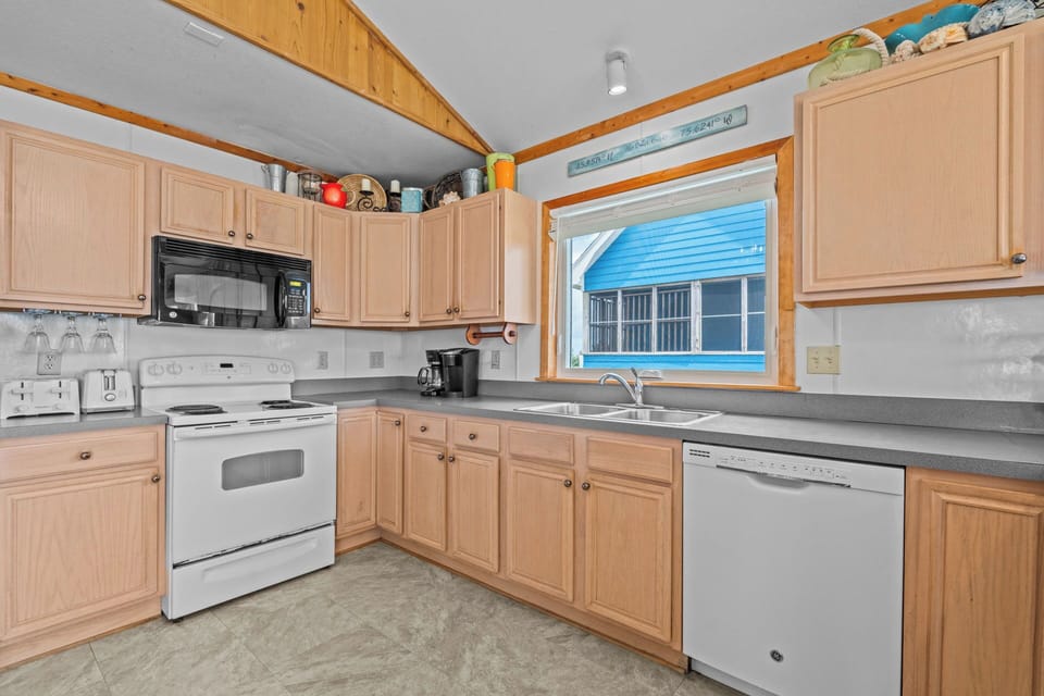 Surf or Sound Realty - 1144 - The Sandy House - Kitchen-2