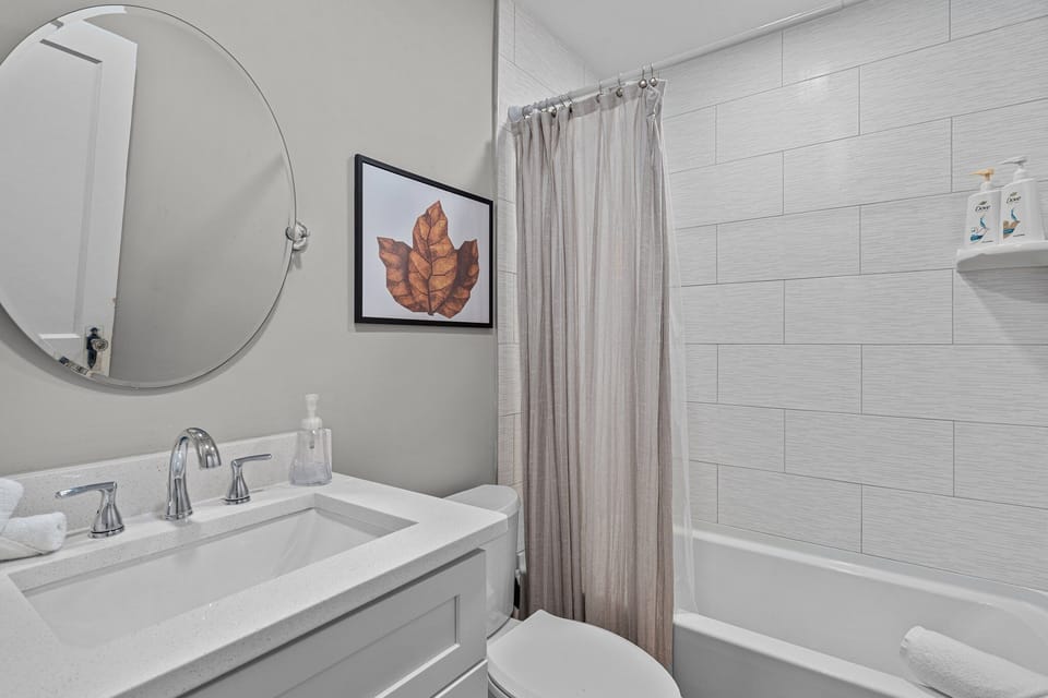 Bathroom 1 | Complimentary toiletries
