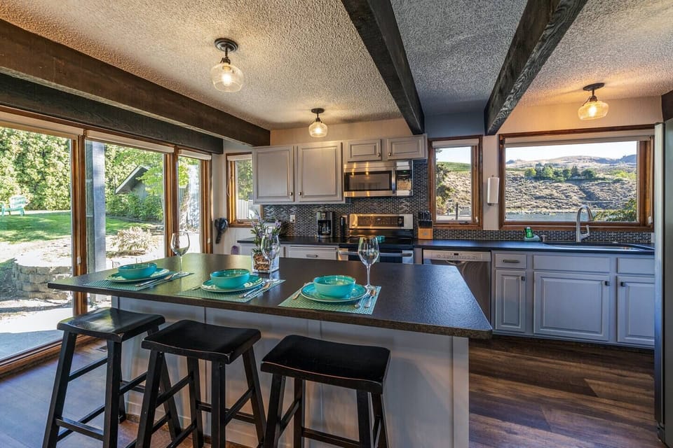 Fully equipped kitchen with 12-cup drip coffee maker