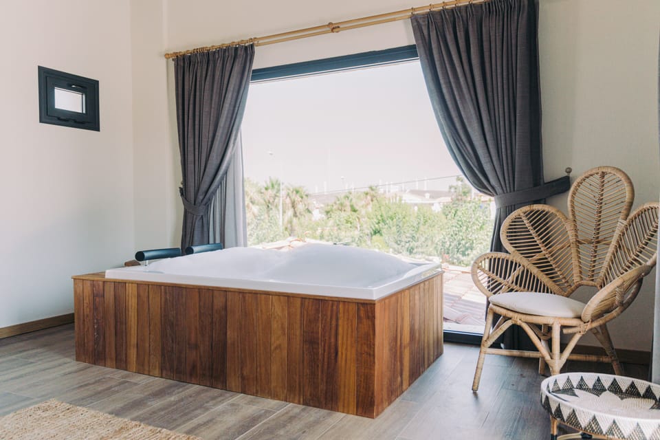 Premium Room | Minibar, in-room safe, laptop workspace, free WiFi