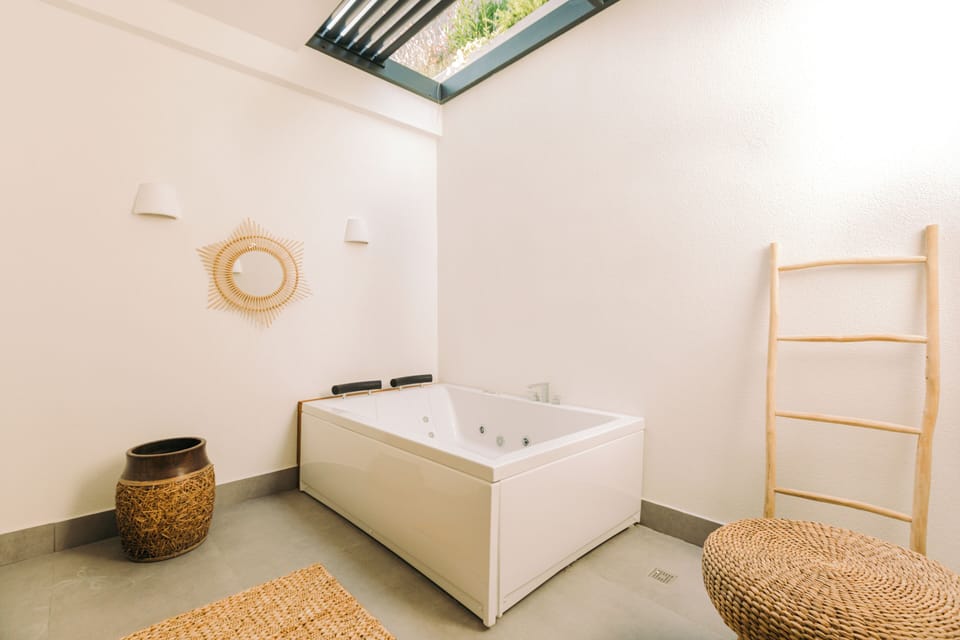 Executive Room | Jetted tub
