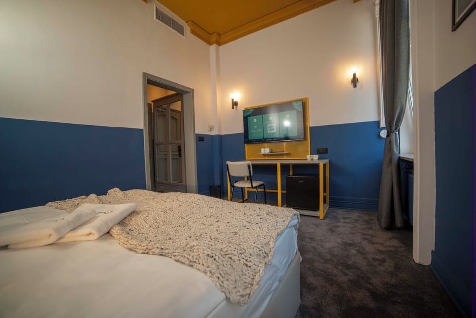 Superior Double Room | In-room safe, desk, laptop workspace, blackout drapes