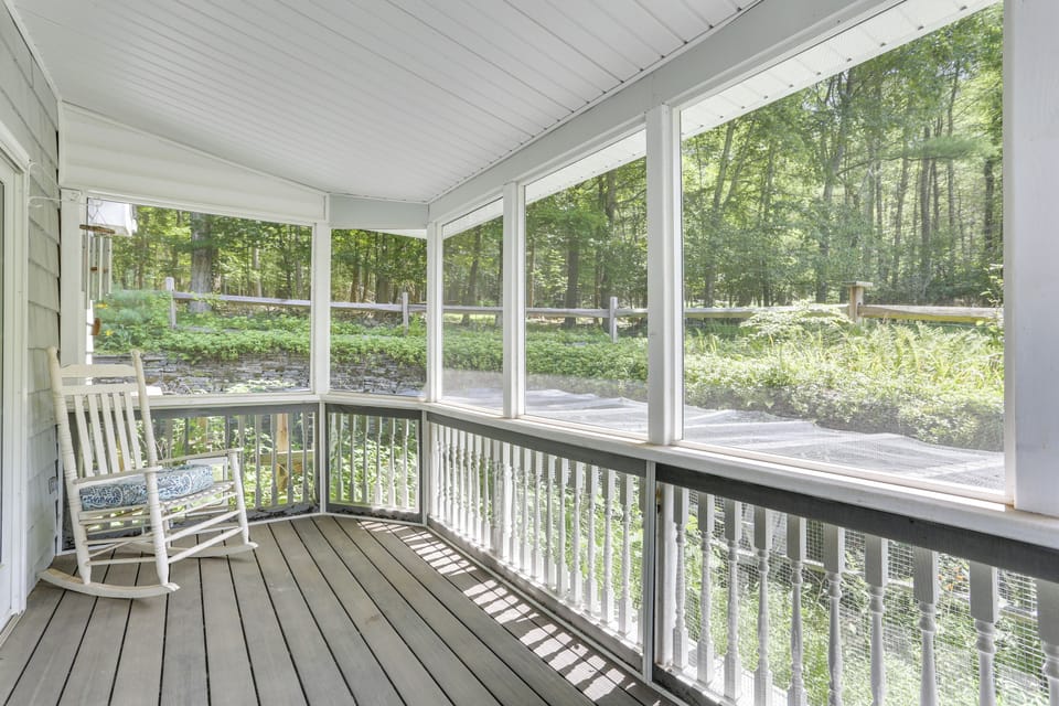 Screened-In Porch | Pet Friendly w/ Fee | Wooded Views