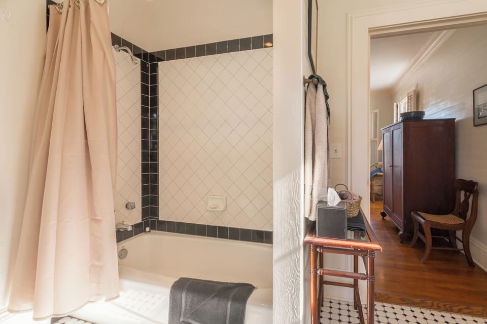 Twin Bedroom Bathroom