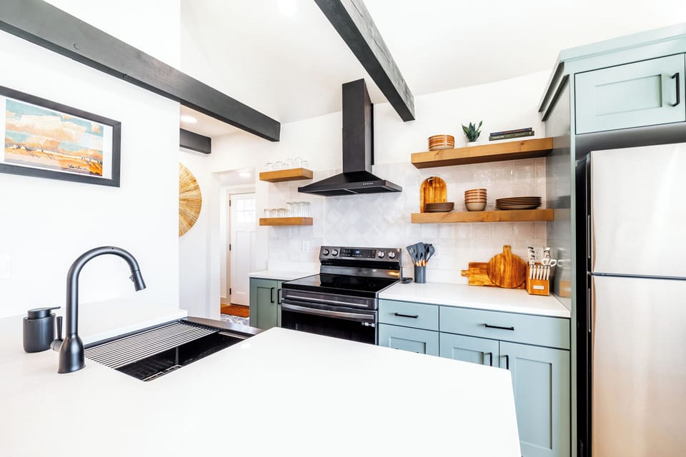 Kitchen- fully stocked 