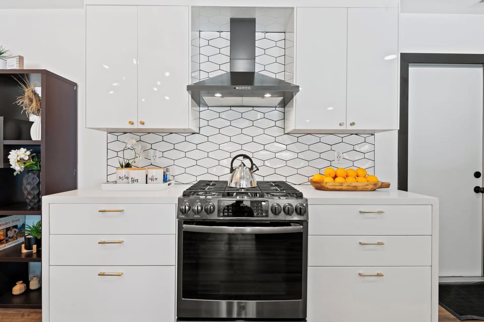 Well-equipped with everything you need to cook
