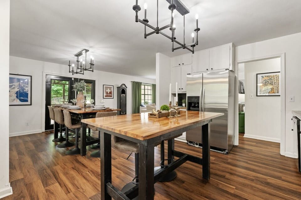 Kithcen & Dining Room - Main Floor - Upstairs