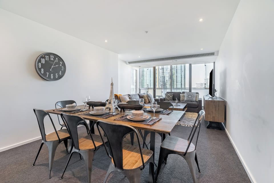 Deluxe Apartment | Dining room