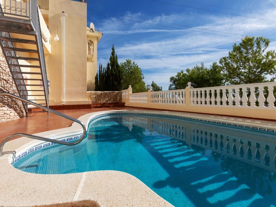Water, Cloud, Sky, Plant, Swimming Pool, Azure, Tree, Building, Composite Material, Leisure