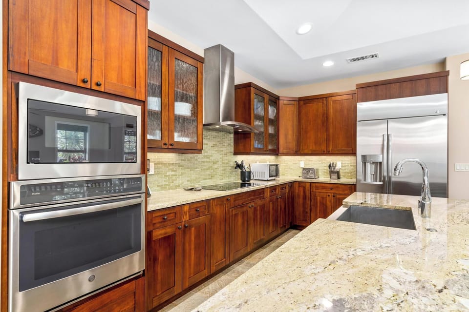 Fully equipped kitchen perfect for family meals and fun