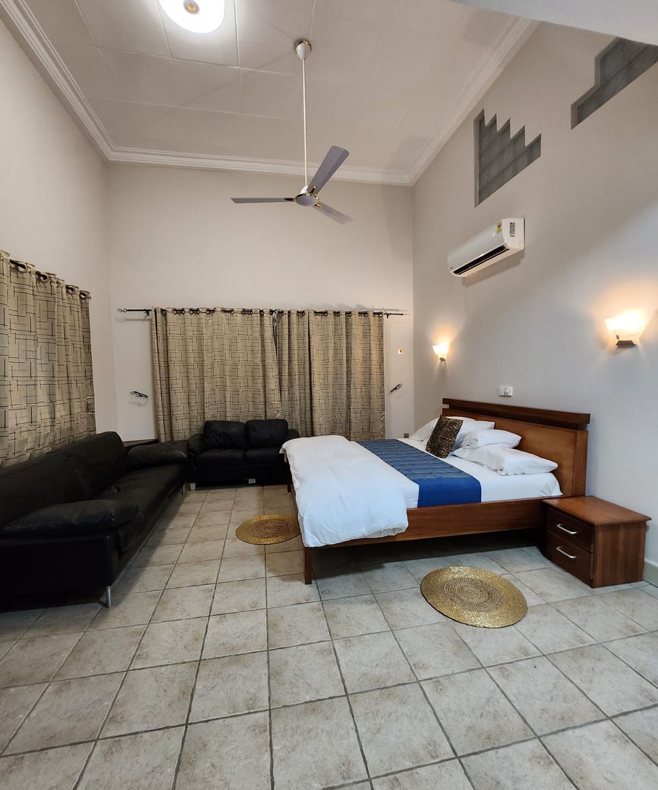 Standard Single Room | In-room safe, soundproofing, WiFi (free)