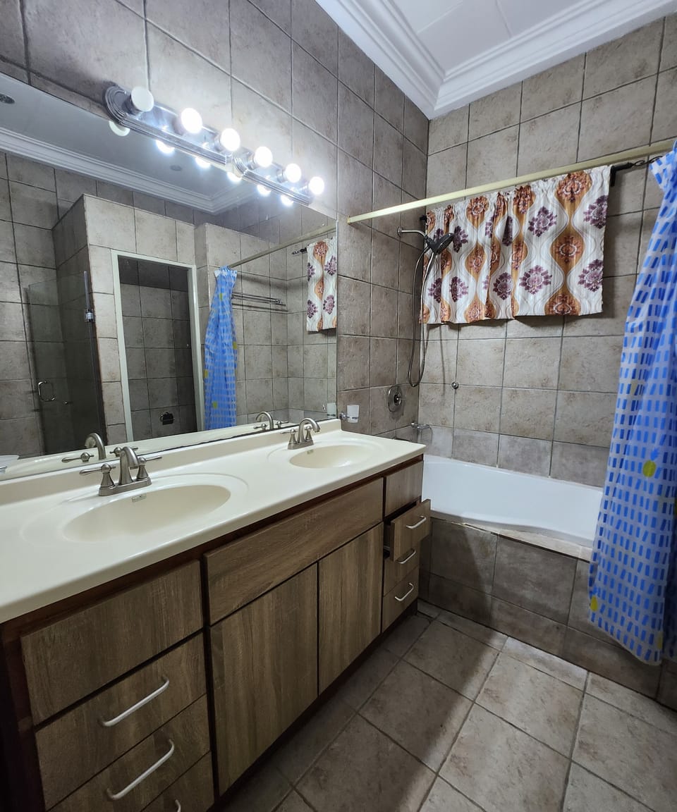 Standard Single Room | Bathroom