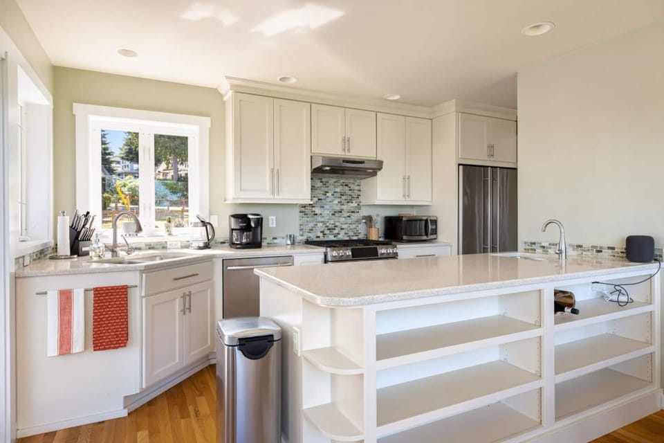 Well equipped kitchen