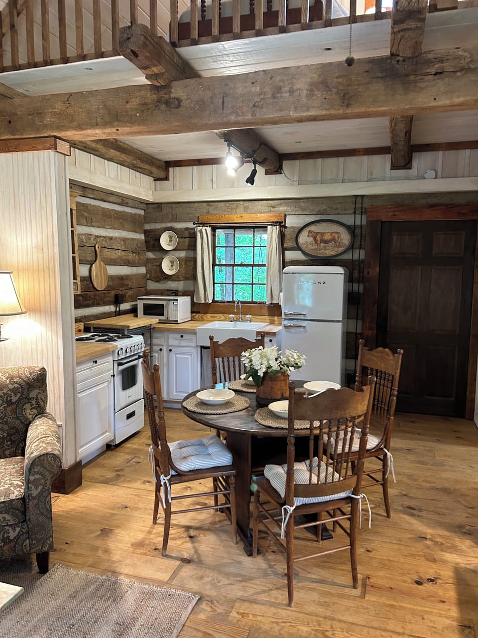 Kitchen/Dining Area