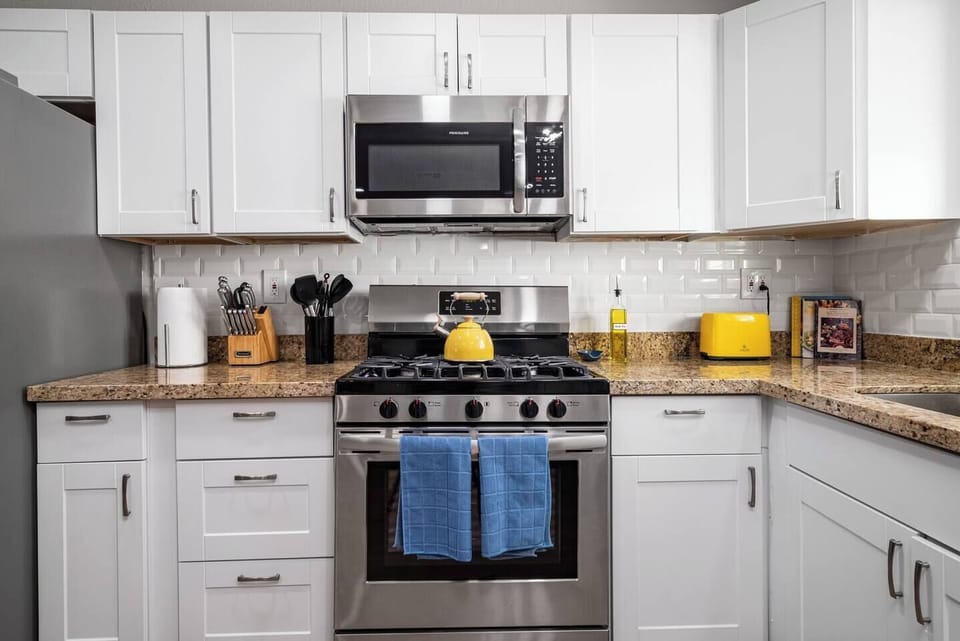 Brand new appliances to ensure family or friends can prepare and enjoy a wonderful meal