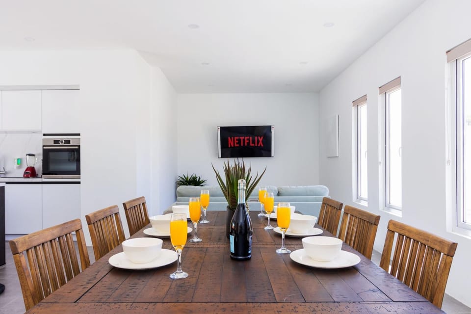 Cherish the moments: Make lasting memories around the table in this welcoming Airbnb dining space.