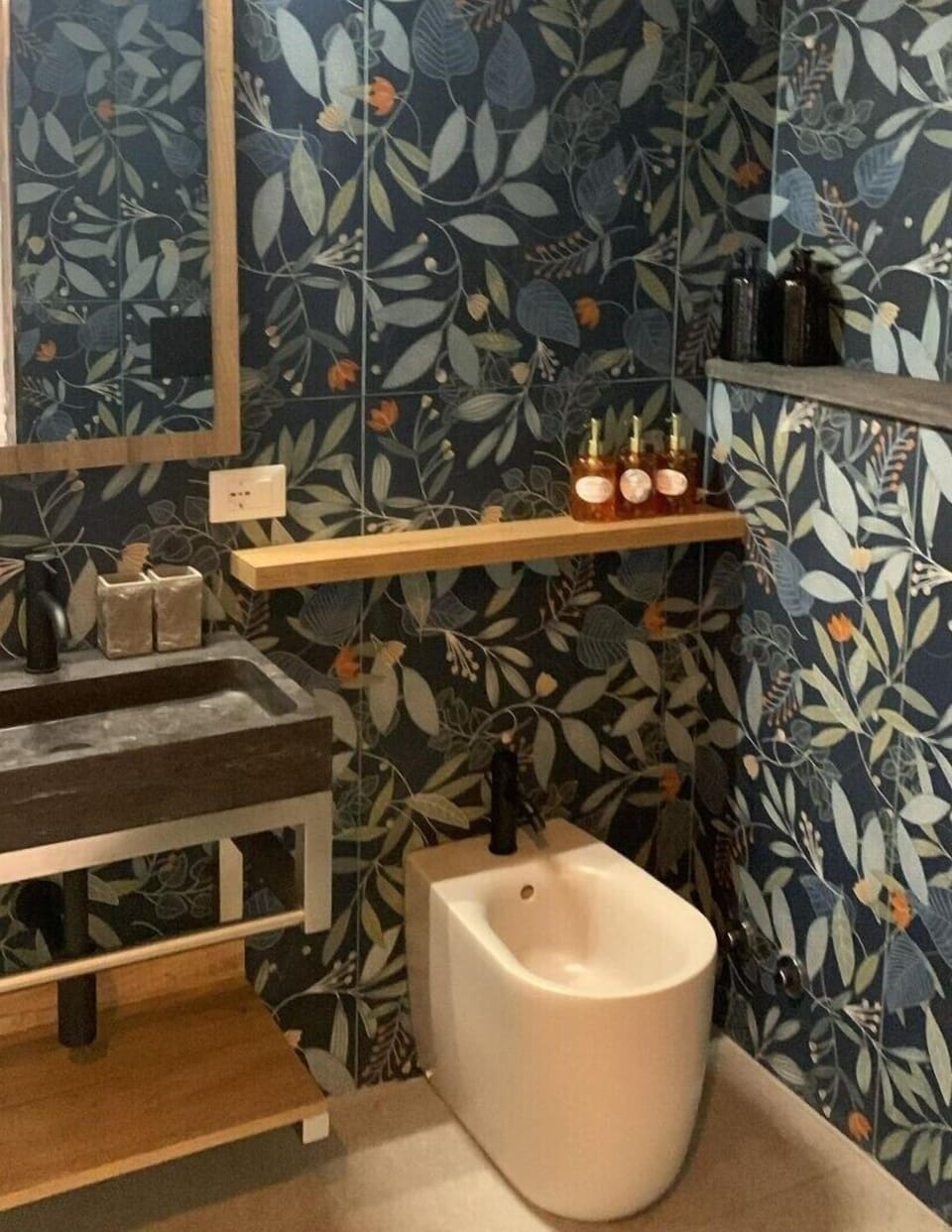 Eco-friendly toiletries, slippers, towels